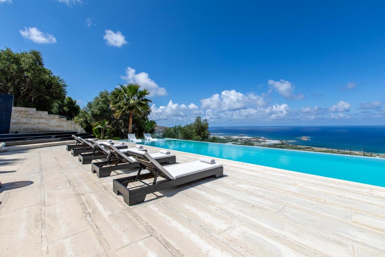 Villa Dione Palace Фаласарна Екстериор снимка
